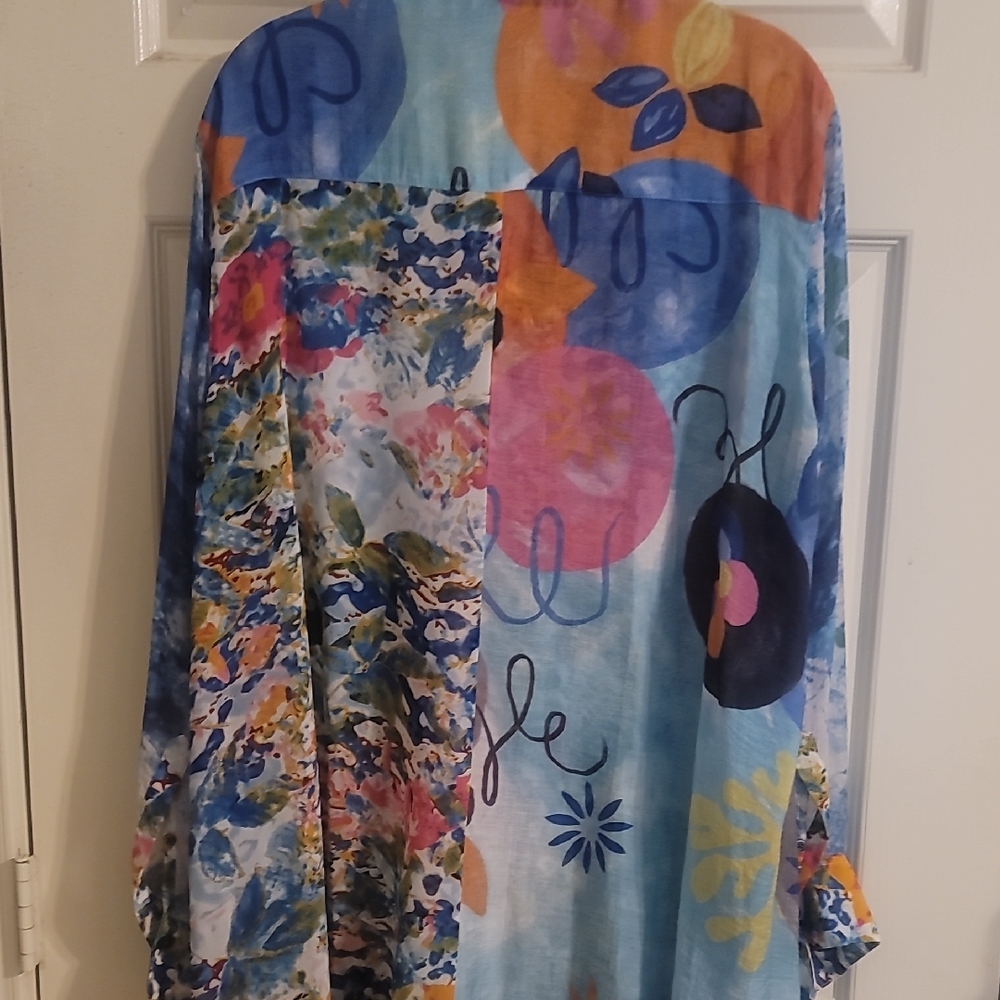 Colorful Abstract Button-Up Blouse - Picture 4 of 4